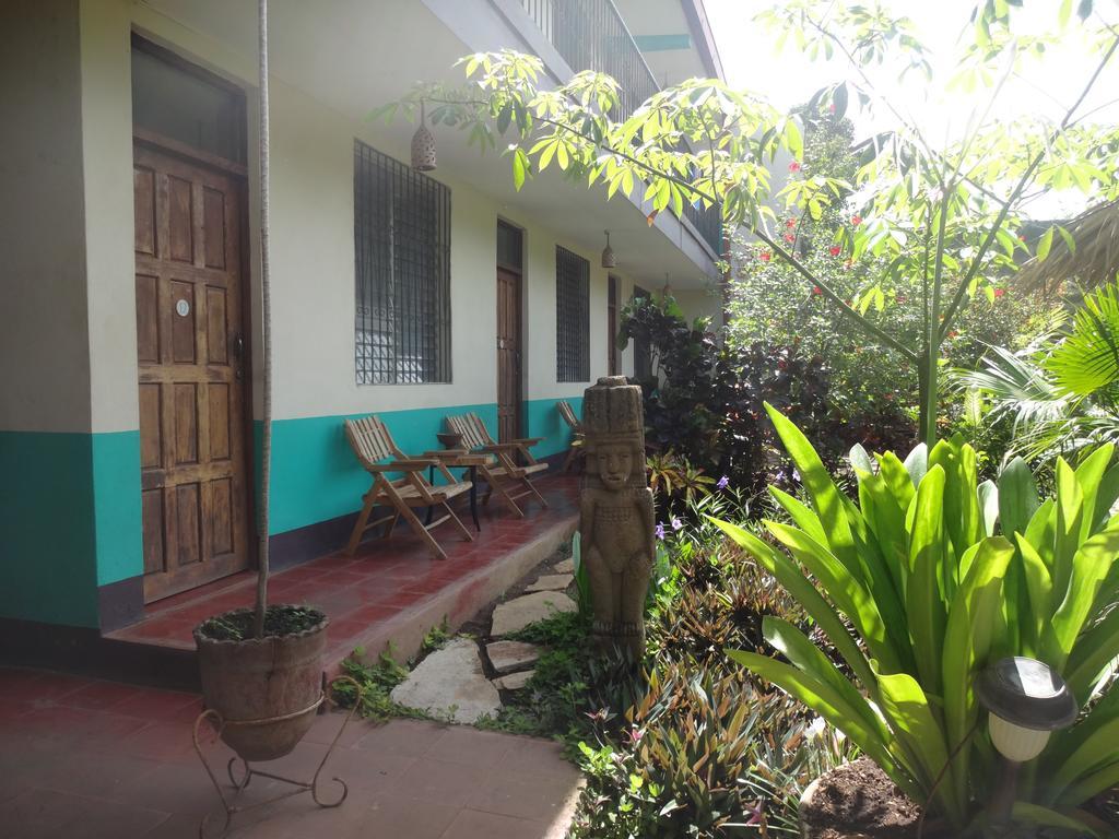 León Harvest House Nicaragua酒店 外观 照片